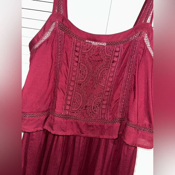 American Eagle Maroon Wine Boho Crochet Lace Eyelet Strappy Mini Dress‎ Size M - Picture 3 of 10